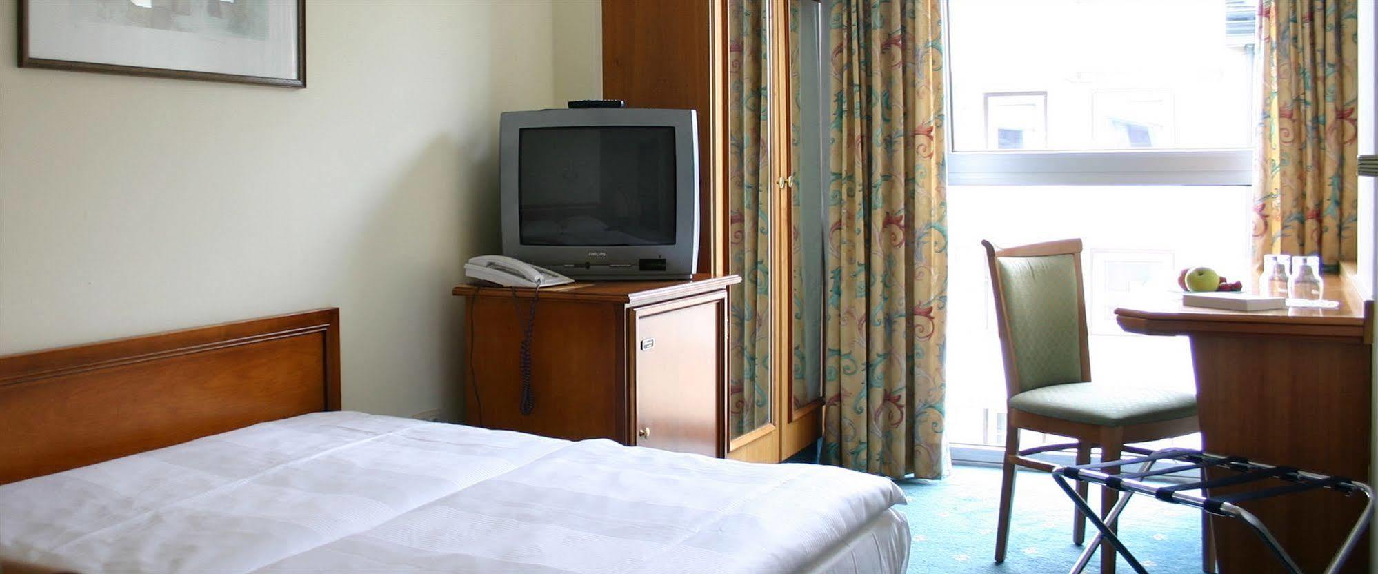 Hotel Aurbacher Hof Gmbh München Buitenkant foto